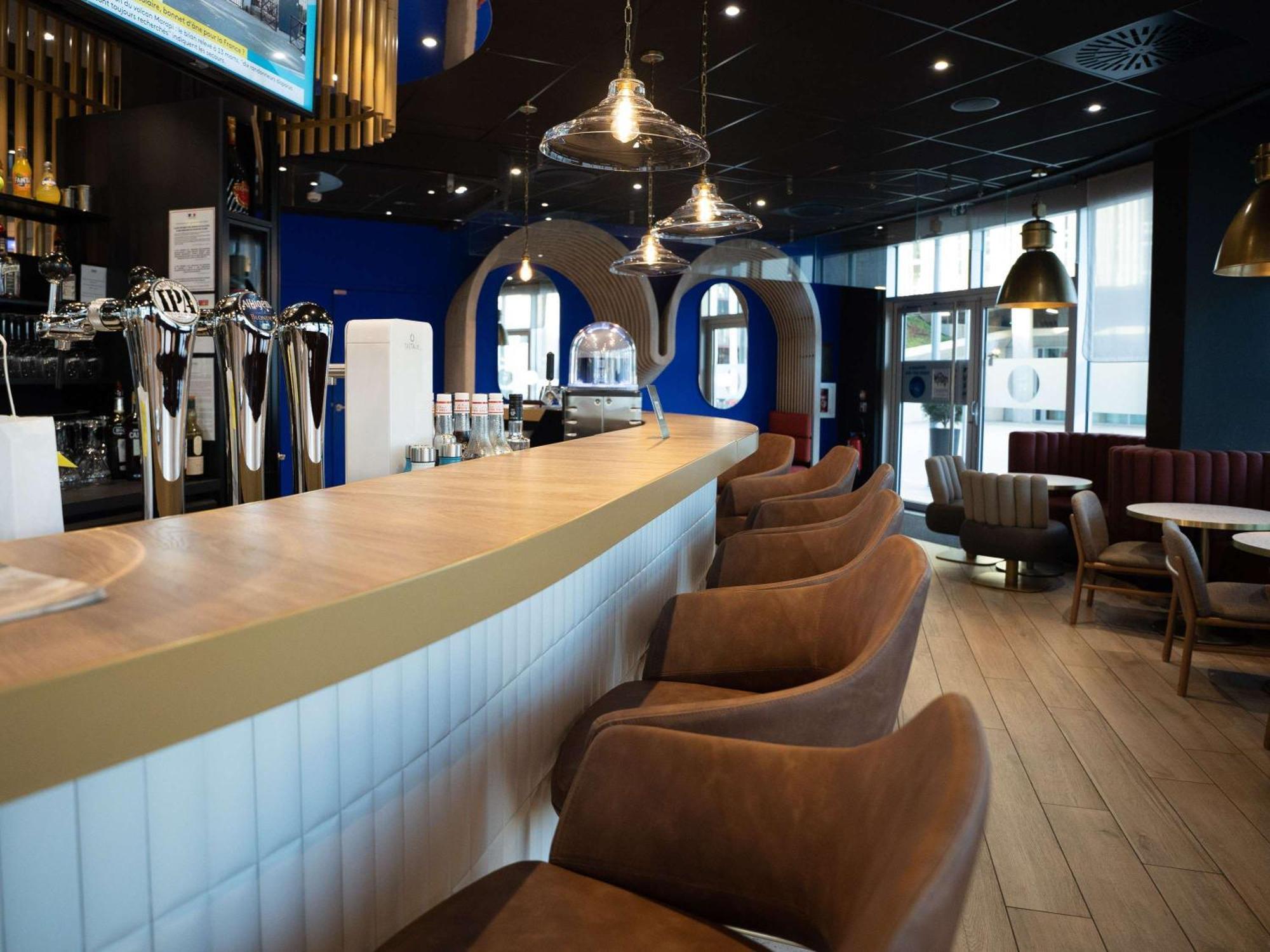 Novotel Angers Centre Gare Екстер'єр фото
